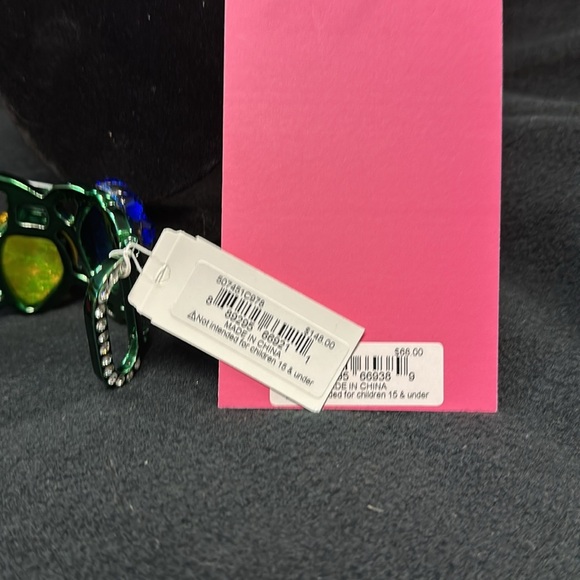 🎄NWT BETSEY JOHNSON EXQUISITE CHRISTMAS LIGHTS EARRINGS AND BANGLE SET!!🎄 - Picture 5 of 6